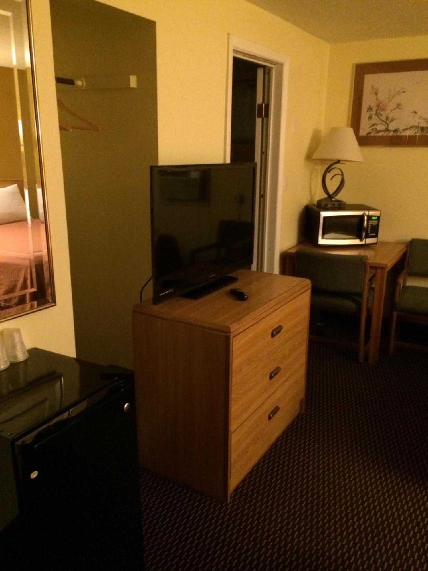 Caravan Motel Niagara Falls Room photo